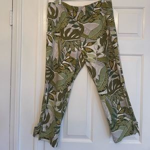 Capri pants with leaf print. By Dennis Brasso. Size L. Elastic waist.